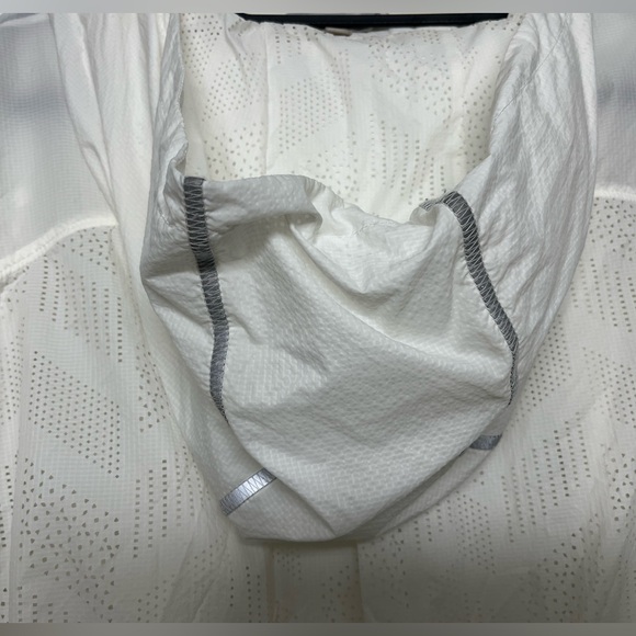 Athleta white windbreaker - Picture 9 of 16